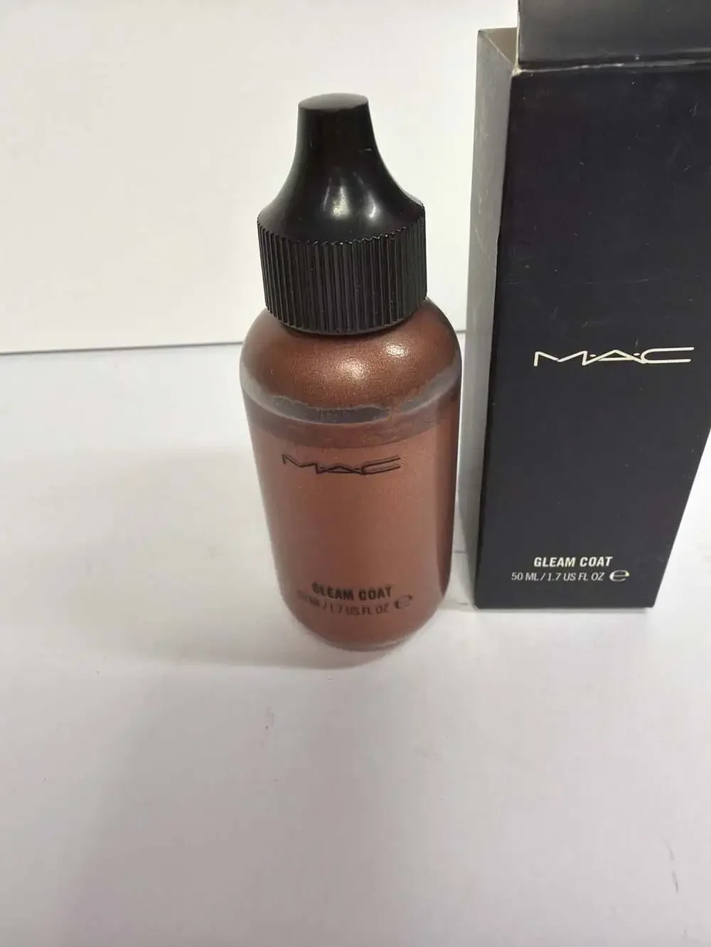 MAC Gleam Coat Bronzerella Liquid Face and Body Bronzer 50ml / 1.7 fl oz NEW‎
